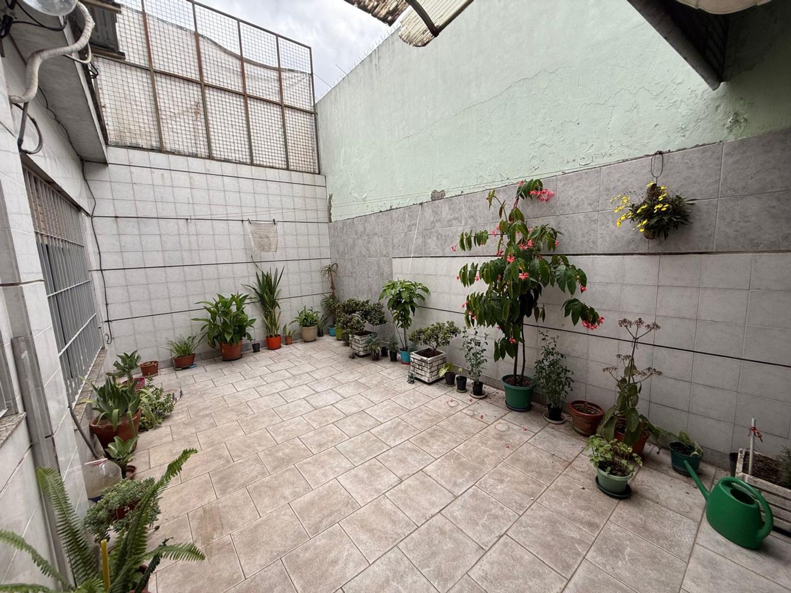 CASA 4 AMB. A LA VENTA EN LANUS CENTRO. IDEAL USO PROFSIONAL — foto 12