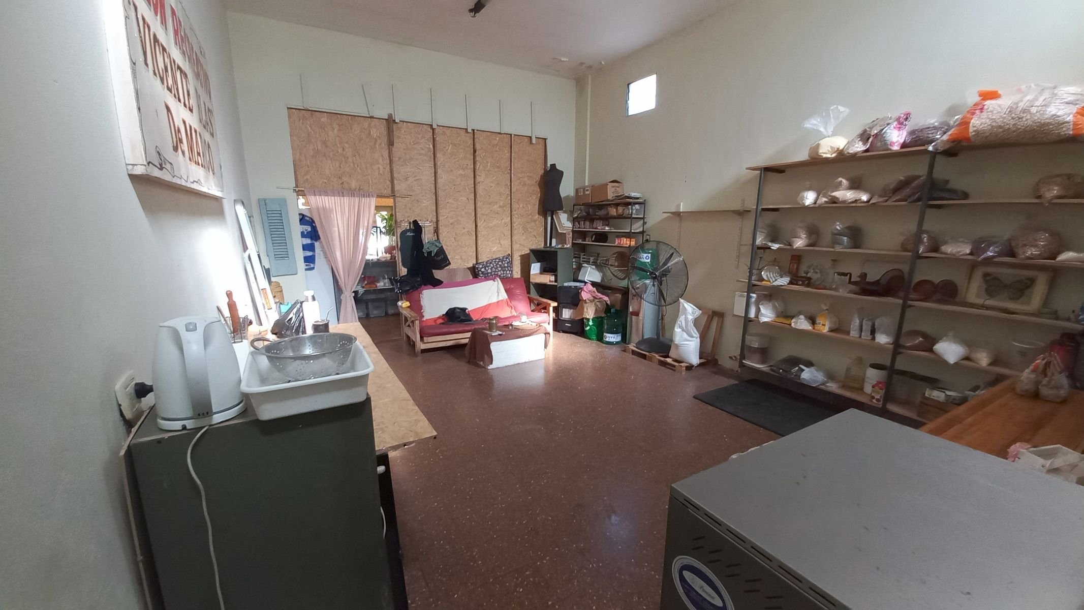 VENTA EN BLOCK DOS LOCALES MAS VIVIENDA. LANUS ESTE - 6