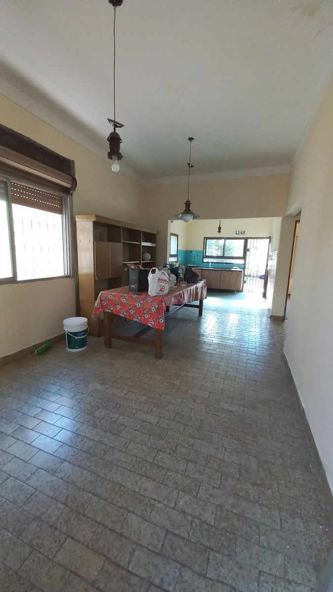 VENTA EN BLOCK DOS LOCALES MAS VIVIENDA. LANUS ESTE - 13