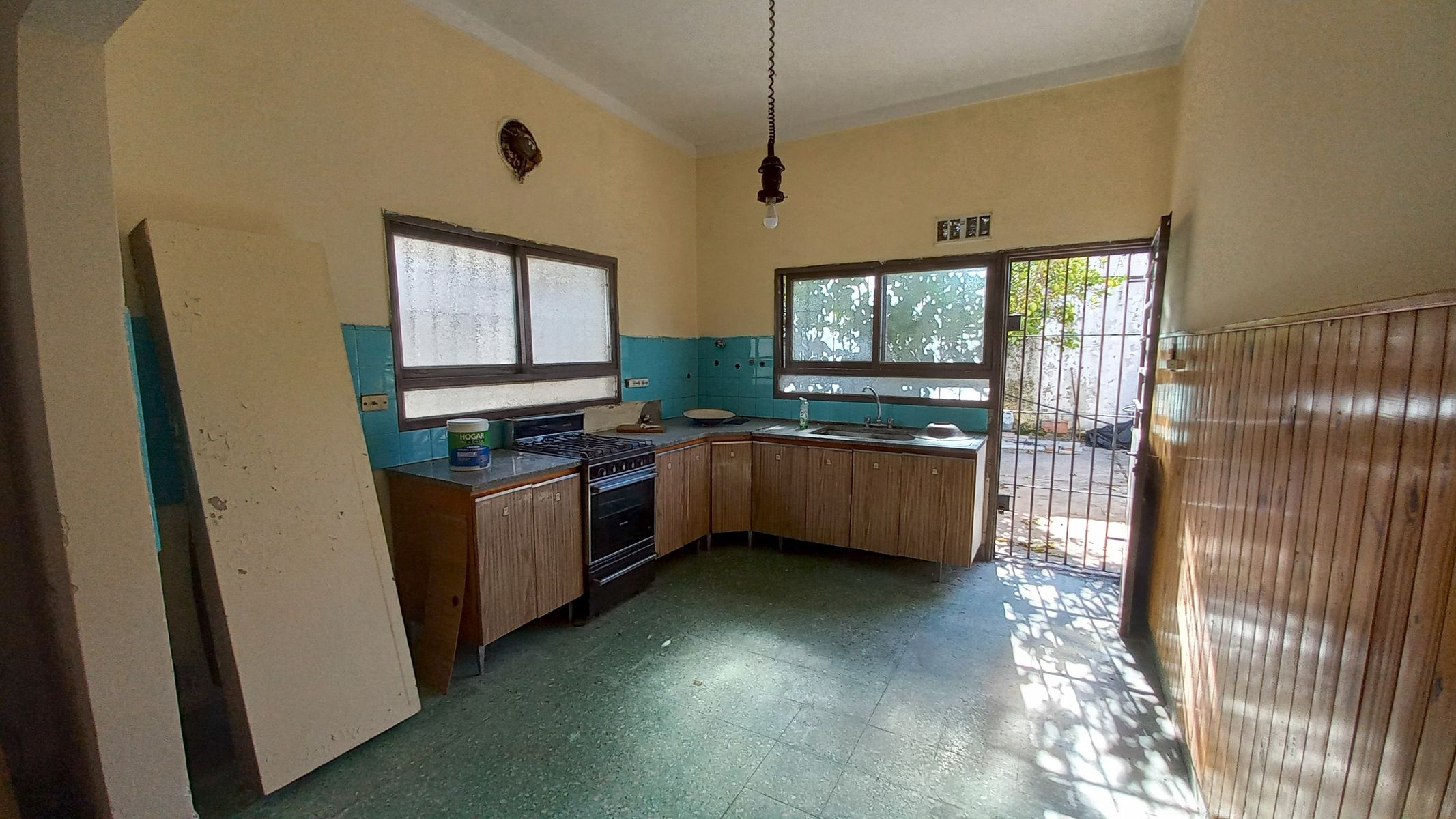 VENTA EN BLOCK DOS LOCALES MAS VIVIENDA. LANUS ESTE - 14