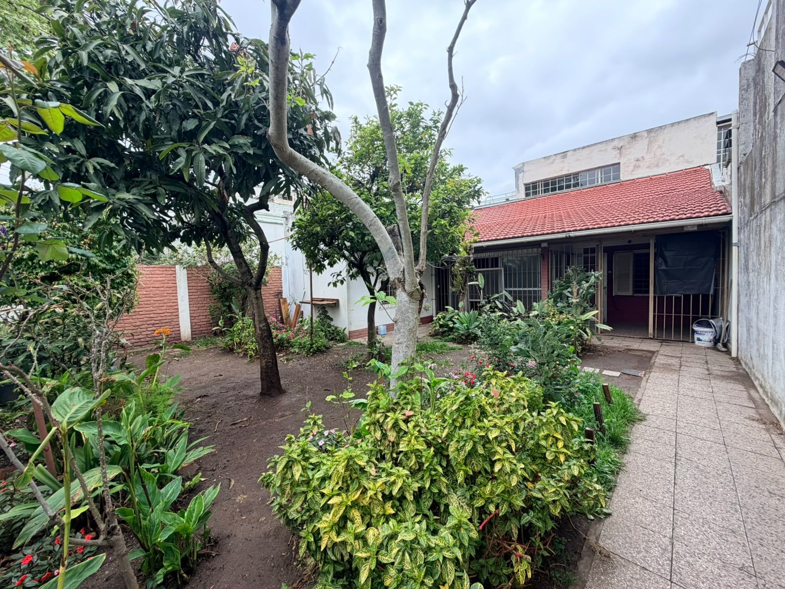 ALQUILER DE CASA 3 AMBIENTES, LANUS E. — foto 2