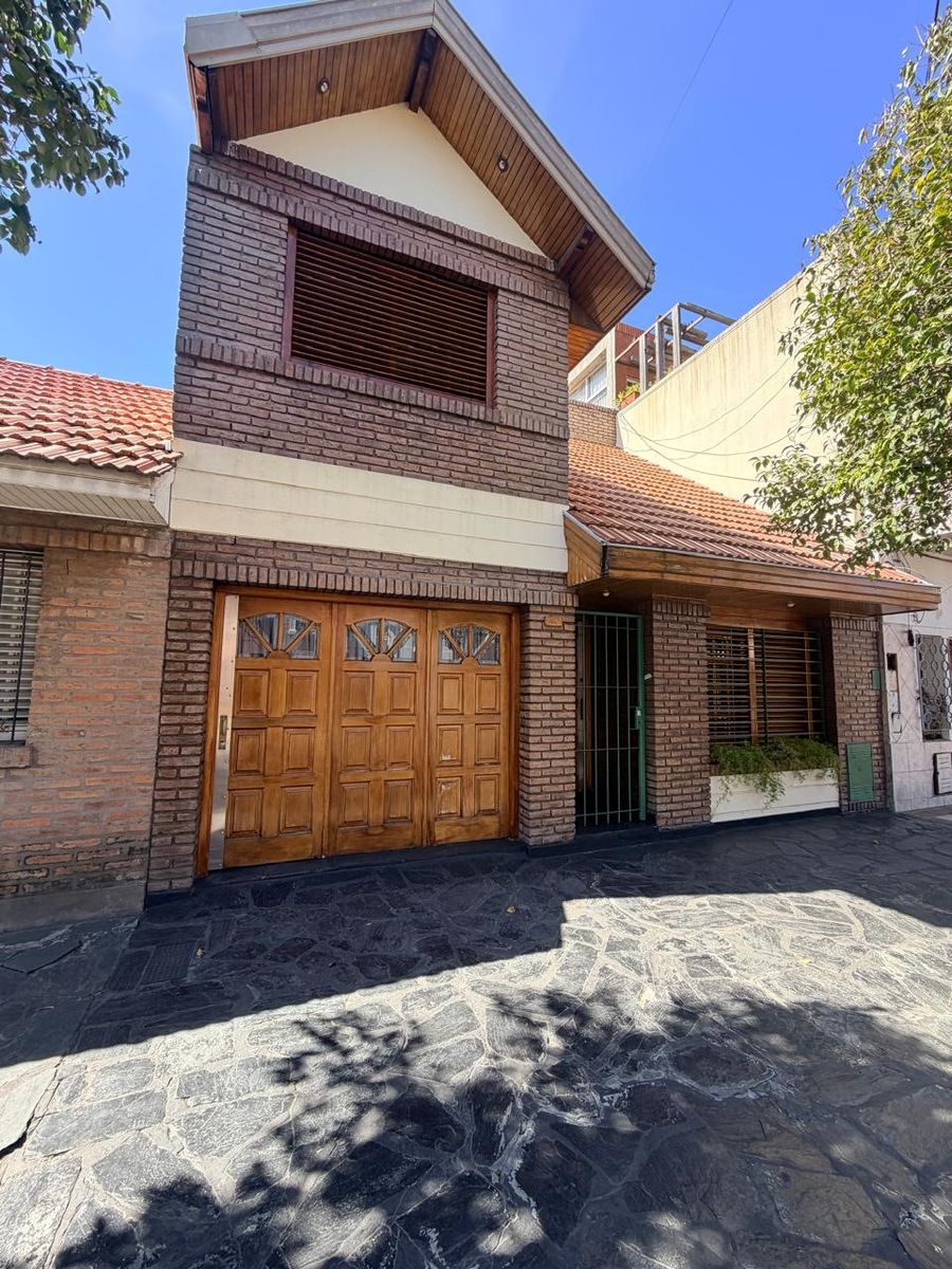 CASA/CHALET 4 AMB. EN VENTA. LANUS E. APTA CREDITO. IMPECABLE ESTADO — foto 2
