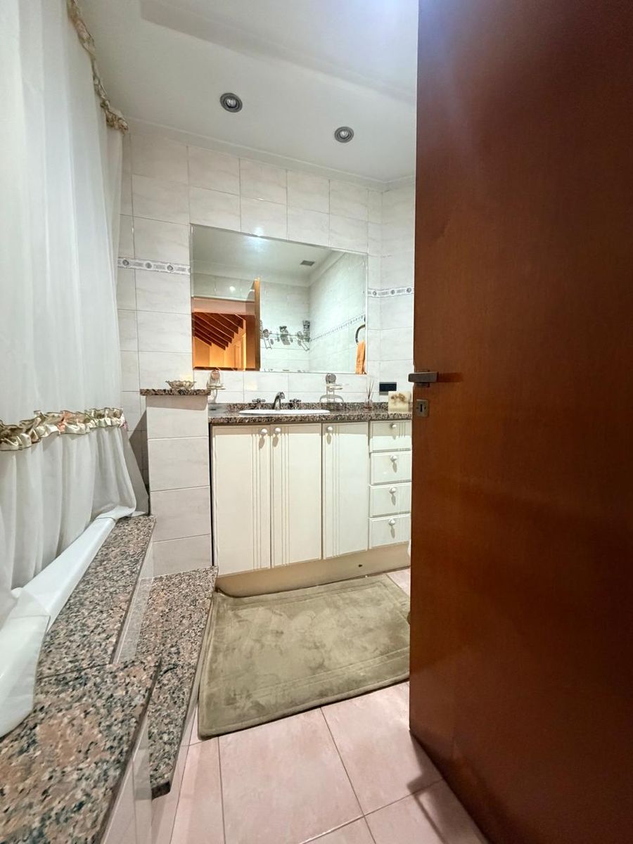 CASA/CHALET 4 AMB. EN VENTA. LANUS E. APTA CREDITO. IMPECABLE ESTADO - 25