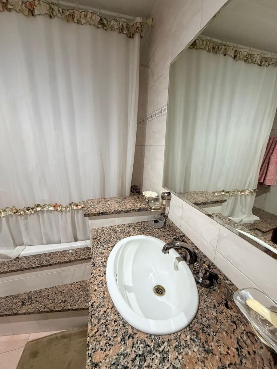 CASA/CHALET 4 AMB. EN VENTA. LANUS E. APTA CREDITO. IMPECABLE ESTADO - 27