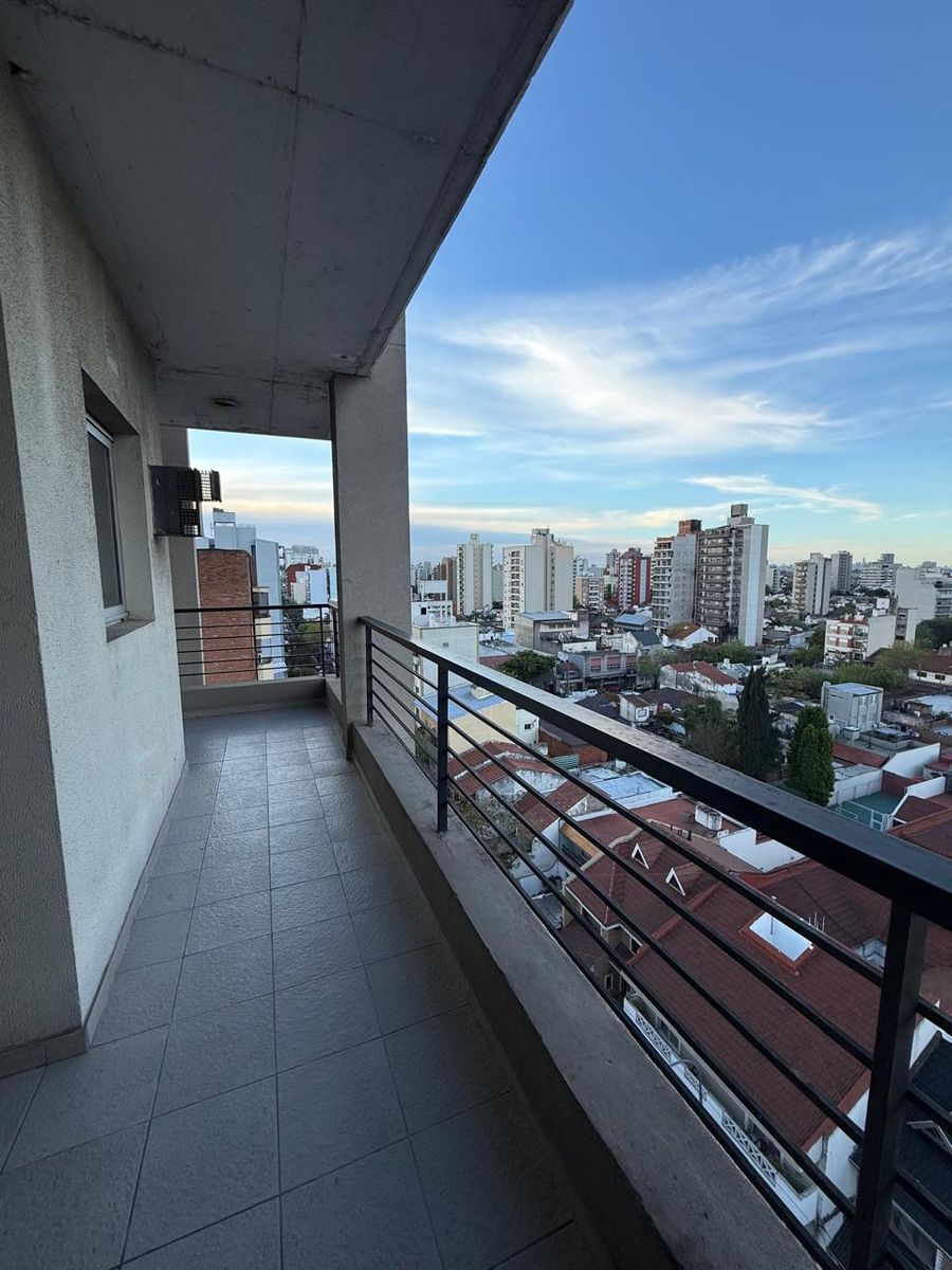 Dpto. 2 amb. en alquiler en Lanús Este. Piso alto, con balcón al frente. - 4