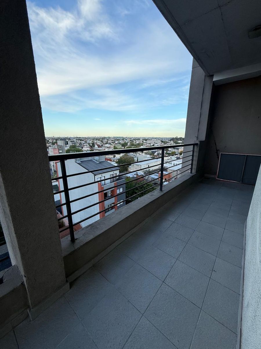 Dpto. 2 amb. en alquiler en Lanús Este. Piso alto, con balcón al frente. - 5