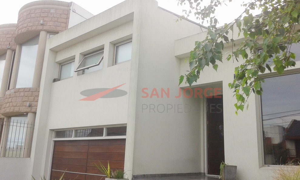 Excelente chalet ubicado en barrio de San Carlos. — foto 2