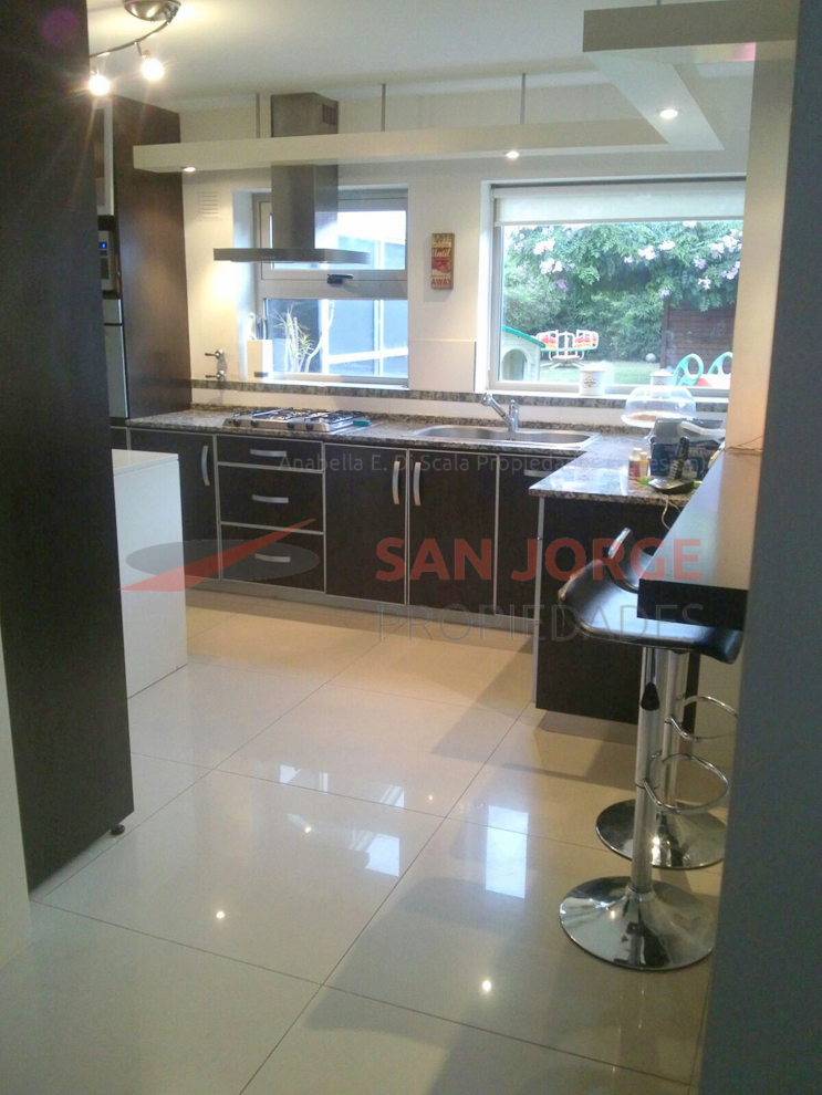 Excelente chalet ubicado en barrio de San Carlos. — foto 6