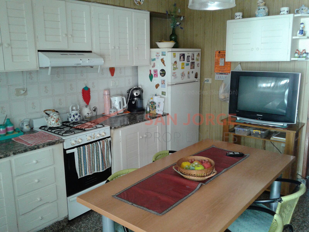 Propiedad horizontal compuesta: Casa en 2 plantas, Departamento y departamento a construir. — foto 9