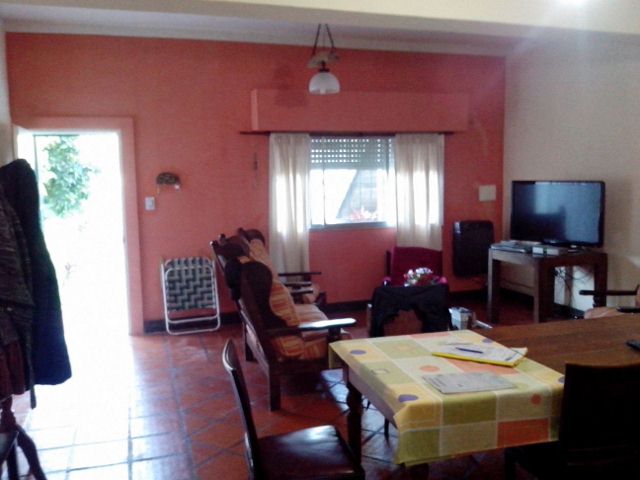 CASA CON DOS DORMITORIOS, BAÑO, LIVING-COMEDOR AMPLIO, COCINA, PATIO, PARRILLA, JARDIN, ENTRADA DE TRES AUTOS, TERRAZA MAS DEPOSITO — foto 11
