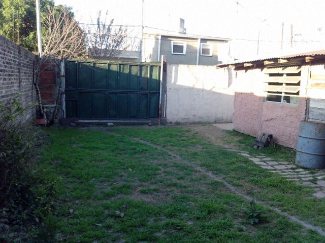 CASA CON DOS DORMITORIOS, BAÑO, LIVING-COMEDOR AMPLIO, COCINA, PATIO, PARRILLA, JARDIN, ENTRADA DE TRES AUTOS, TERRAZA MAS DEPOSITO — foto 14