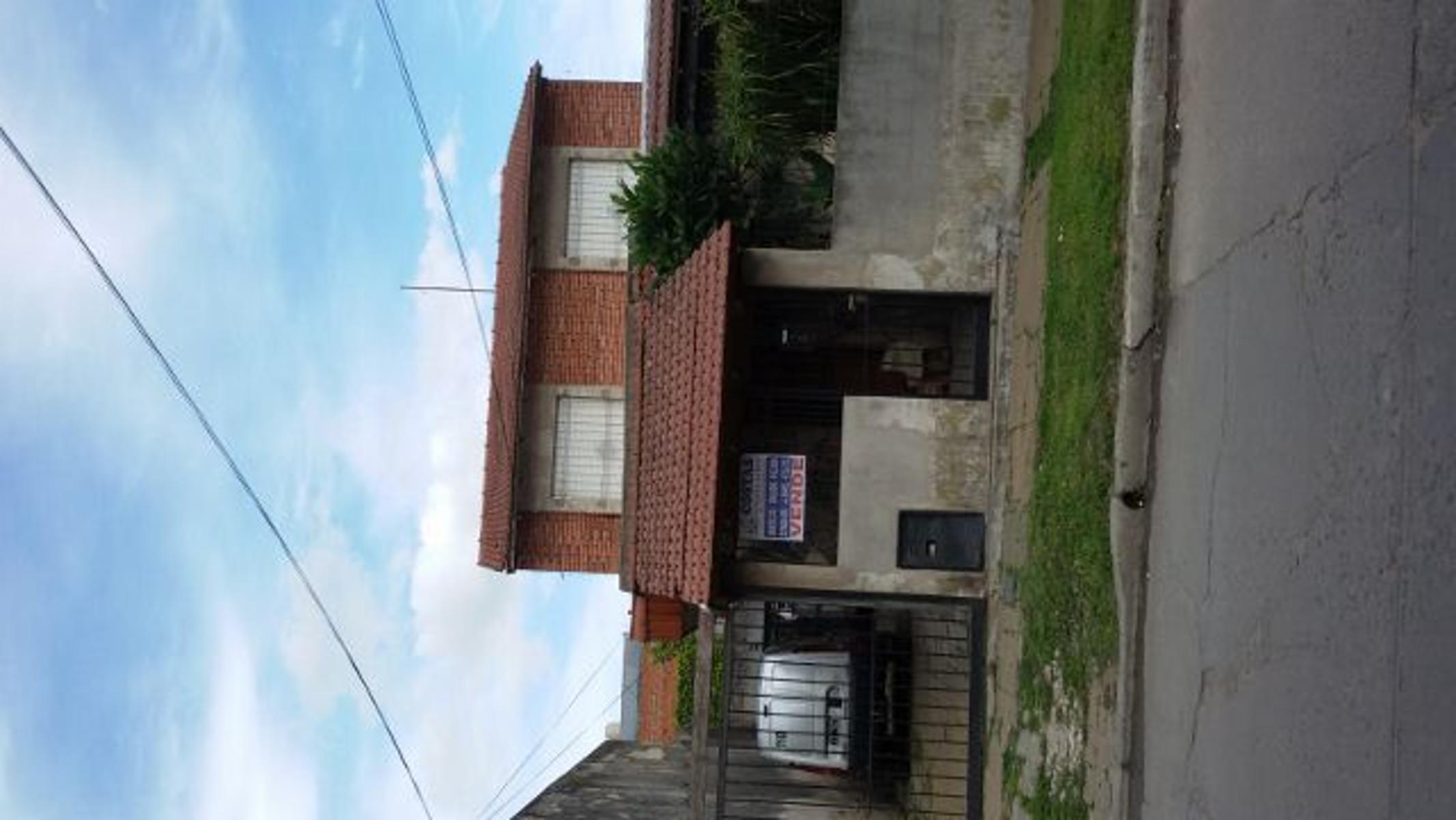 CASA DE 3 AMBIENTES CON DEPTO AL FDO — foto 5