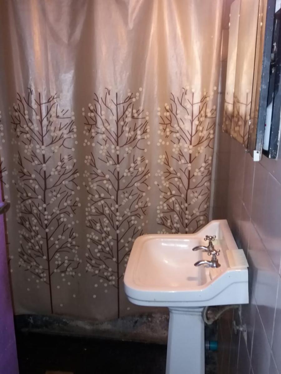 CASA DE DOS PLANTAS EN JOSE LEON SUAREZ. ESCUCHO OFERTAS — foto 2
