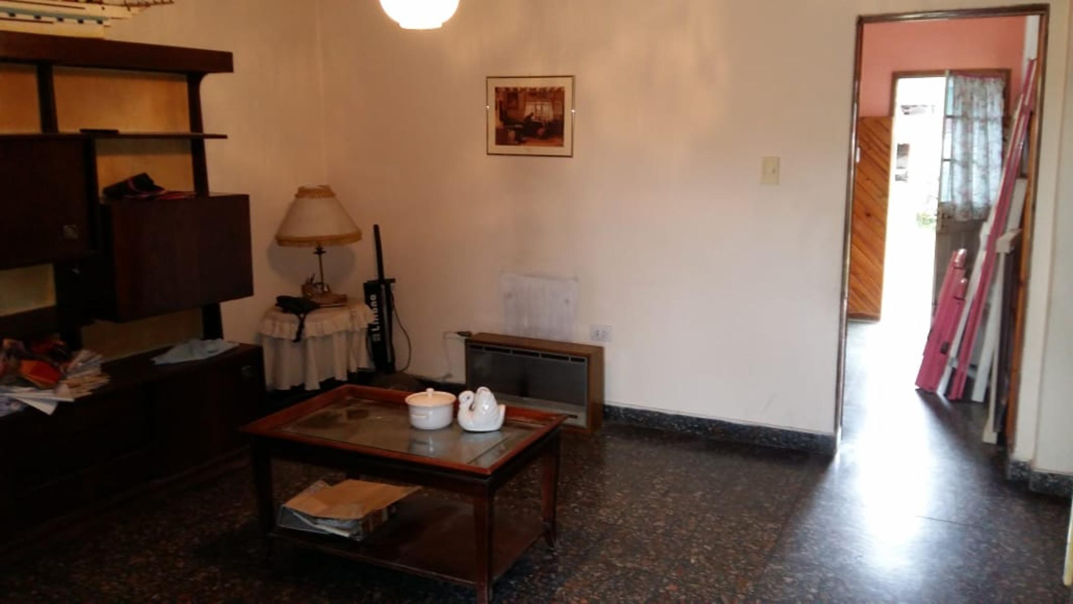 CASA CON DOS DORMITORIOS, COCINA, COMEDOR, BAÑO, PATIO, DEPOSITO,TERRAZA Y COCHERA — foto 12