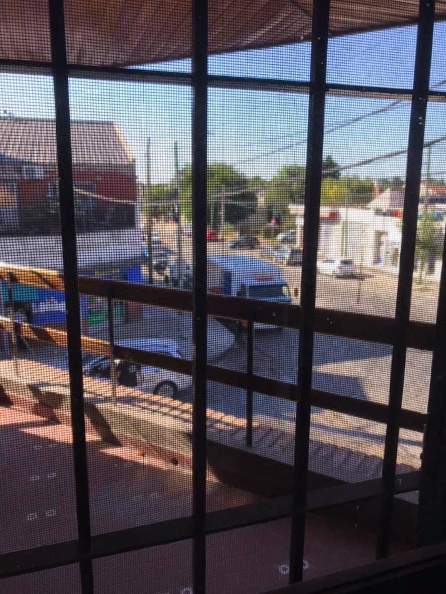 CASA EN MUY BUEN ESTADO SOBRE AVENIDA PRICIPAL. — foto 9