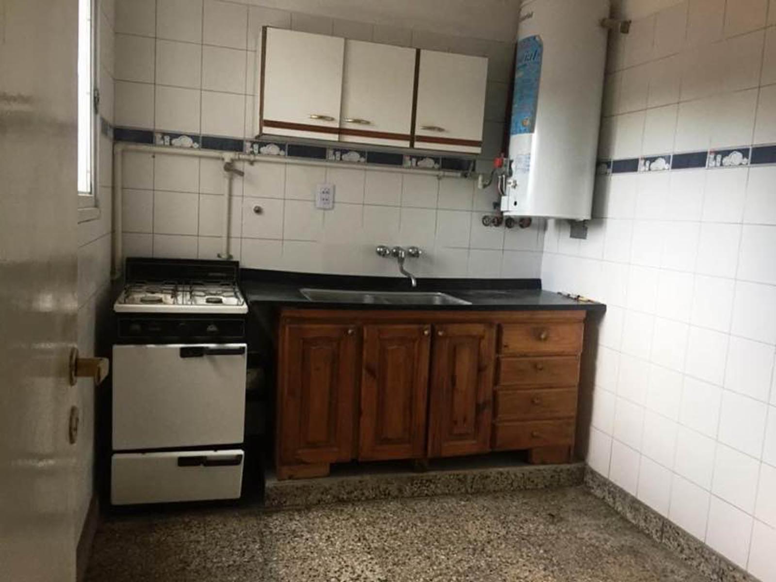 DEPARTAMENTO DE 3 AMBIENTES, EXCELENTE UBICACION. VILLA ADELINA — foto 6