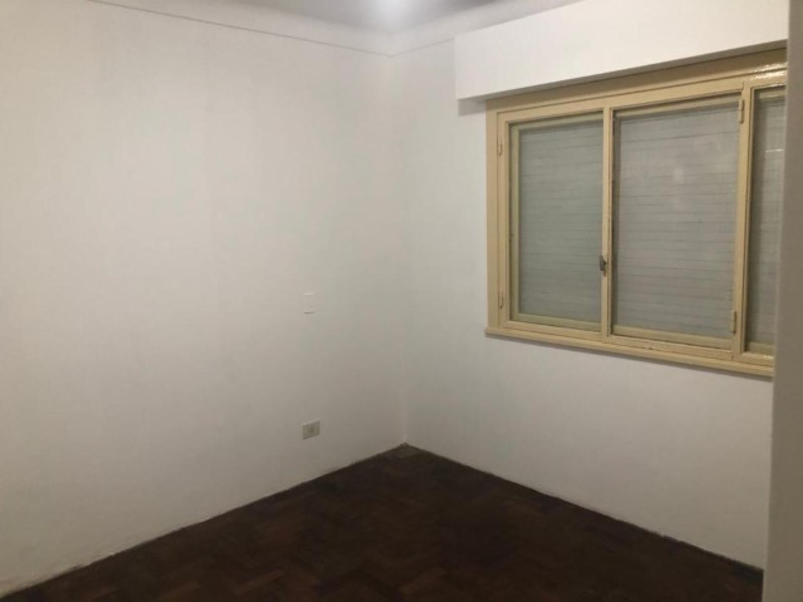 Se vende amplio departamento de 3 amb en 2do piso por escalera. excelente ubicacion en villa adelina. — foto 7