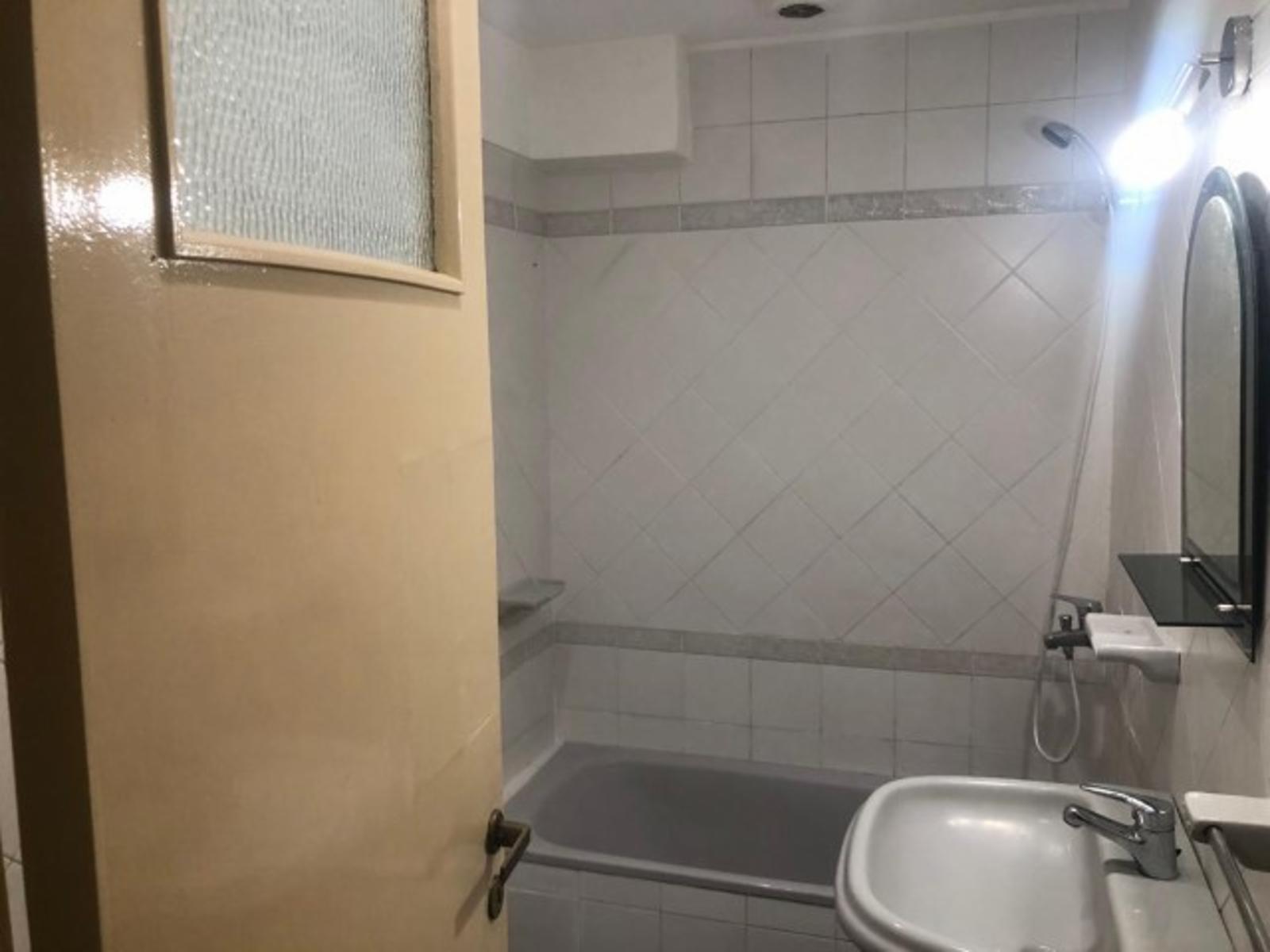 Se vende amplio departamento de 3 amb en 2do piso por escalera. excelente ubicacion en villa adelina. — foto 8
