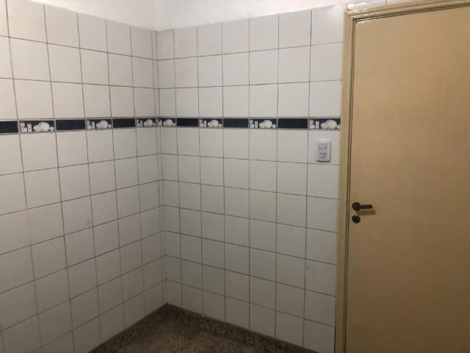 Se vende amplio departamento de 3 amb en 2do piso por escalera. excelente ubicacion en villa adelina. — foto 11