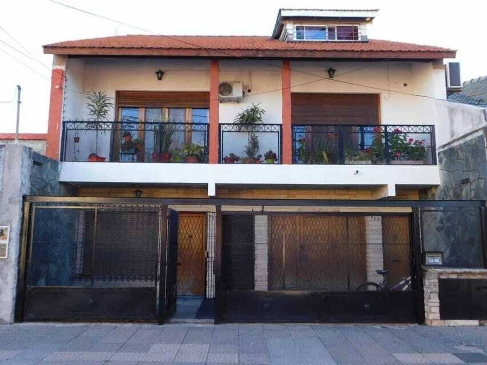 departamento en planta alta de 4 ambientes. — foto 2