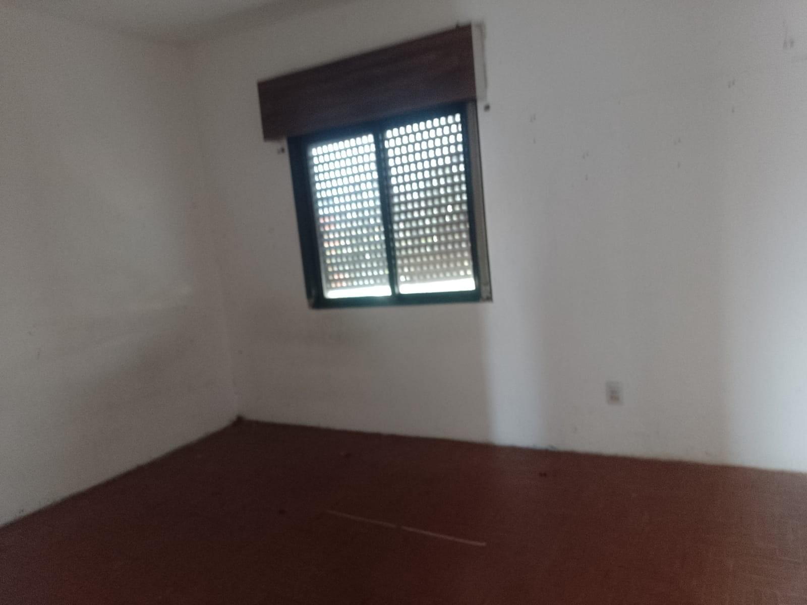 UNA CASA Y DOS DEPARTAMENTOS — foto 4