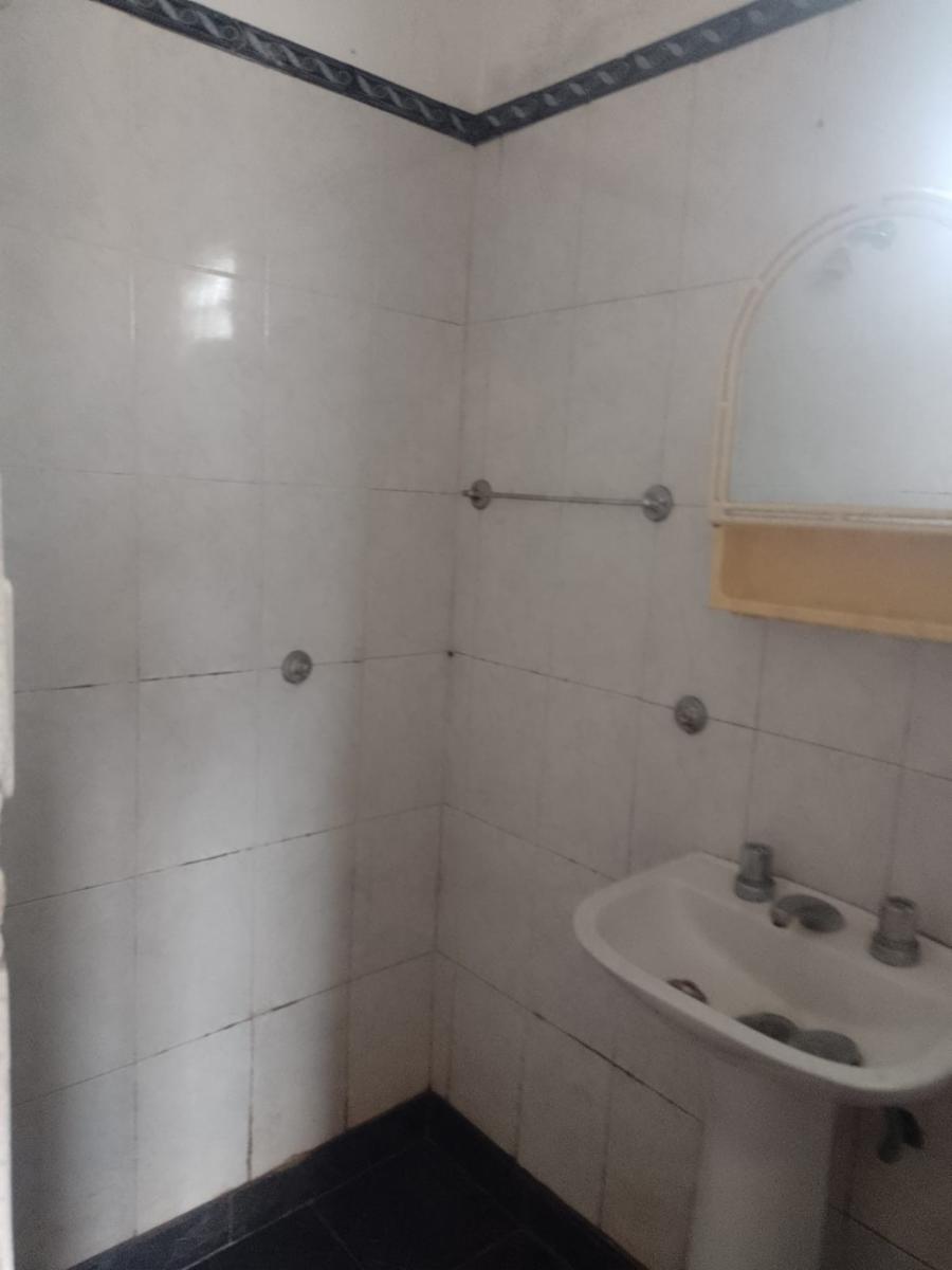 UNA CASA Y DOS DEPARTAMENTOS — foto 6