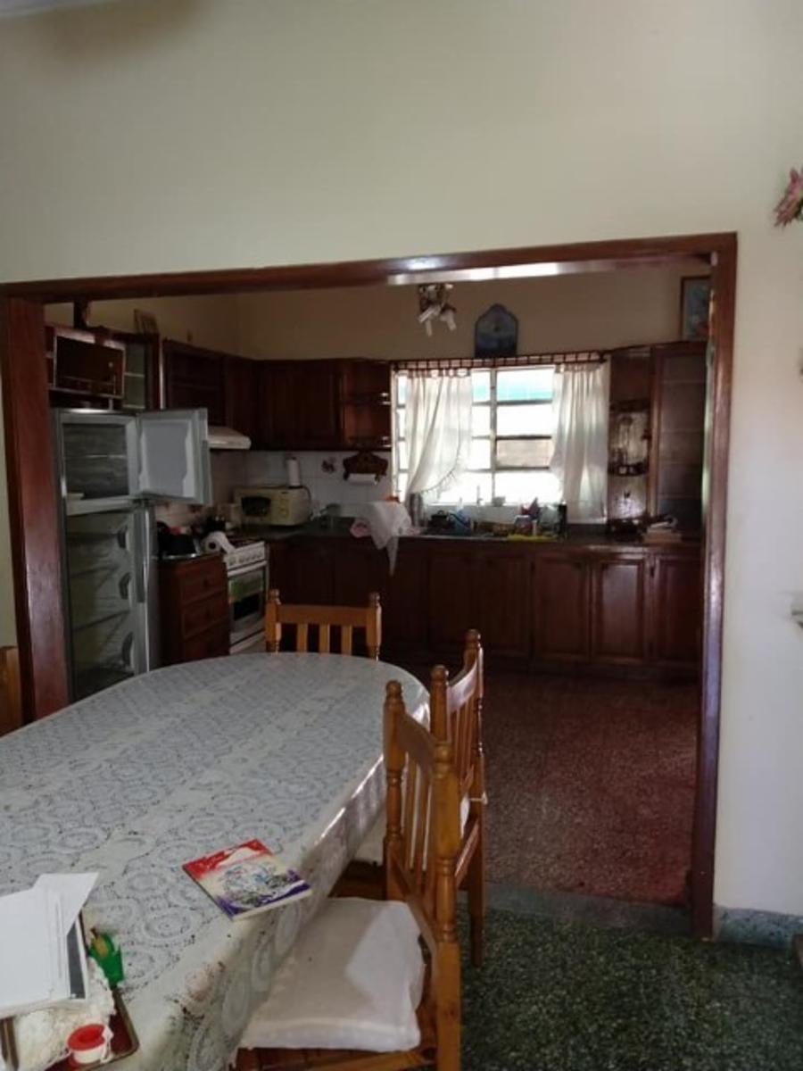 UNA CASA Y DOS DEPARTAMENTOS — foto 10