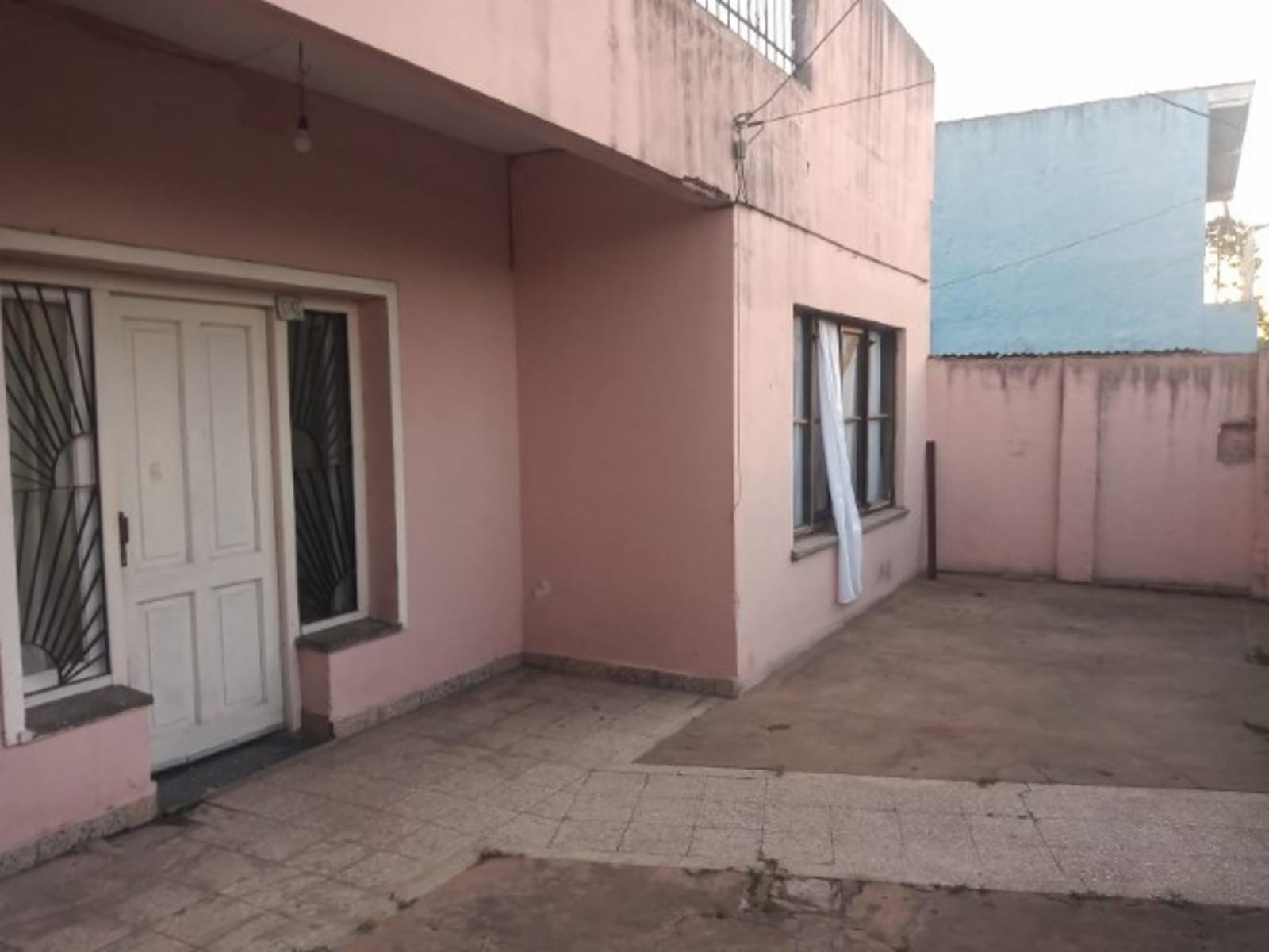 CASA DE 3 AMBIENTES CON PATIO. — foto 2
