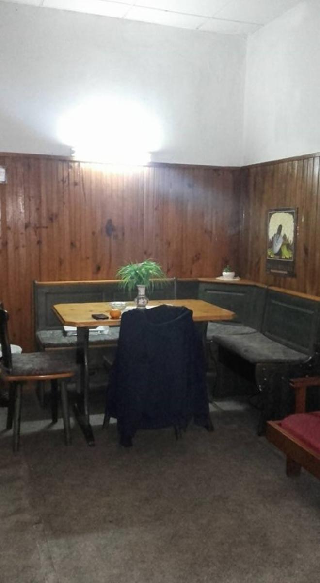 CASA DE 3 AMBIENTES CON PARQUE AL FONDO Y PILETA. — foto 2