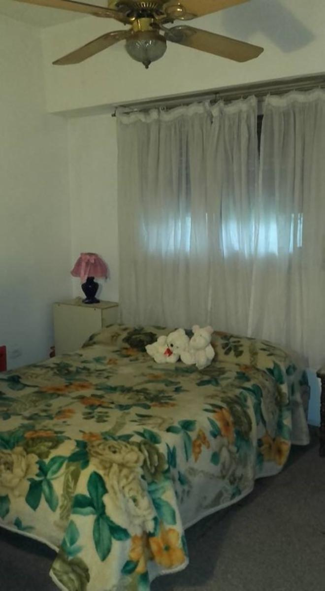 CASA DE 3 AMBIENTES CON PARQUE AL FONDO Y PILETA. — foto 13