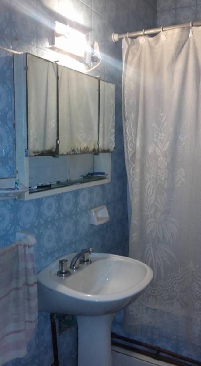 CASA DE 3 AMBIENTES CON PARQUE AL FONDO Y PILETA. — foto 14