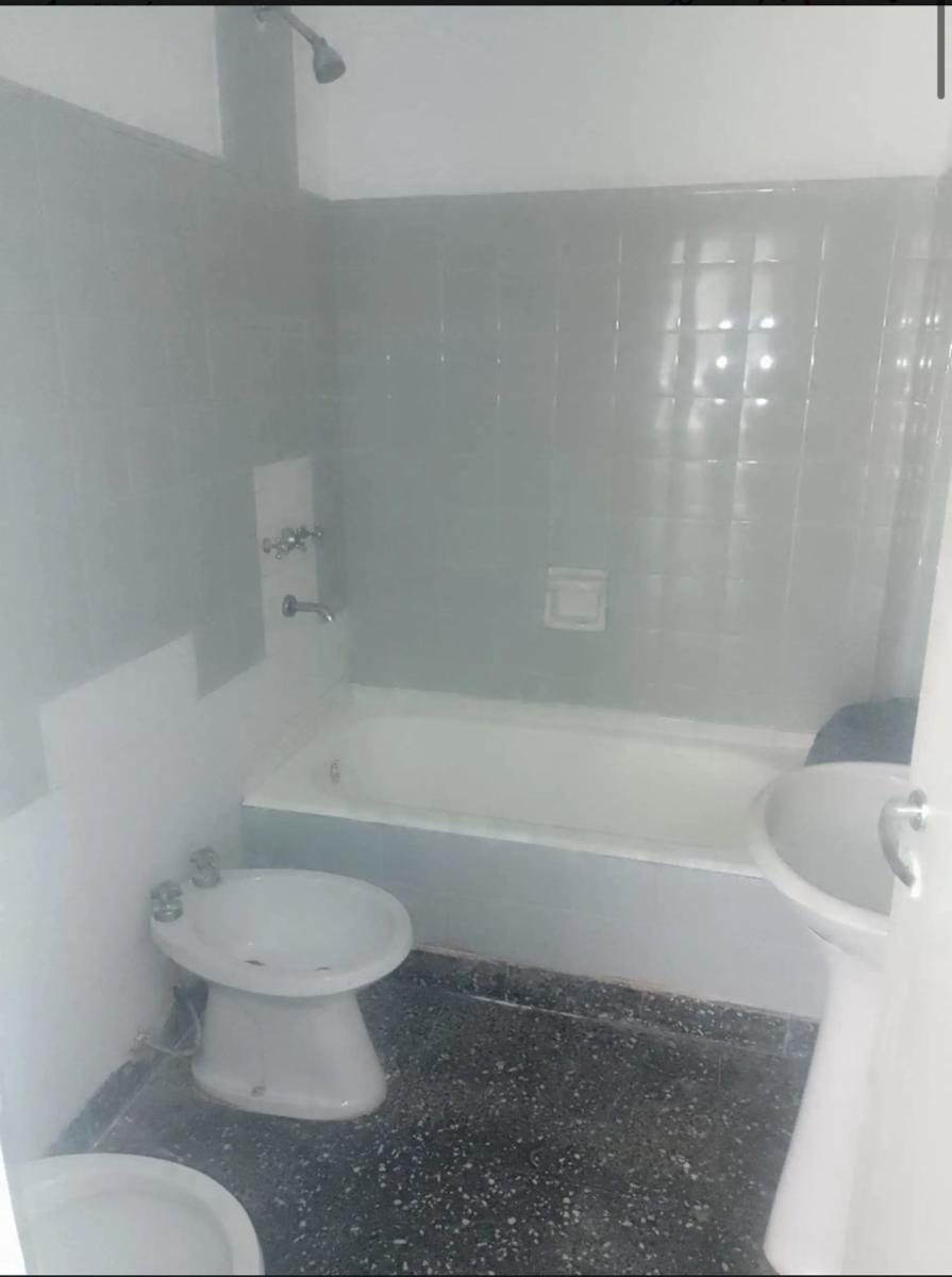 DEPARTAMENTO DE DOS AMBIENTES A MTS ED LA ESTACION DE VILLA ADELINA, — foto 15