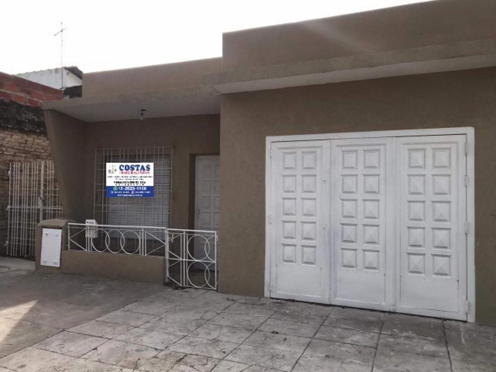 CASA DE 4 AMBIENTES CON MONOMABIENTE AL FONDO. — foto 2