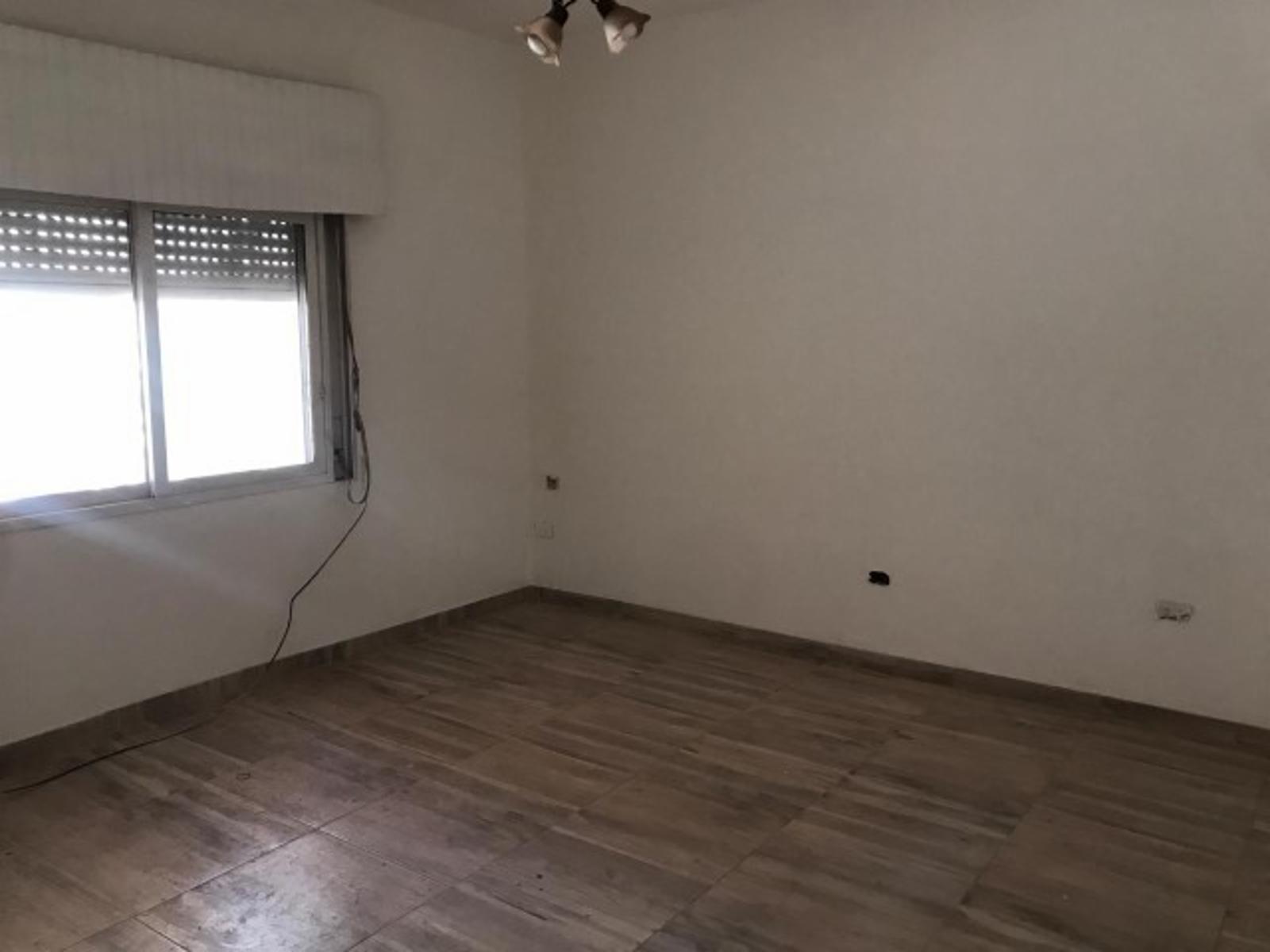 CASA DE 4 AMBIENTES CON MONOMABIENTE AL FONDO. — foto 10