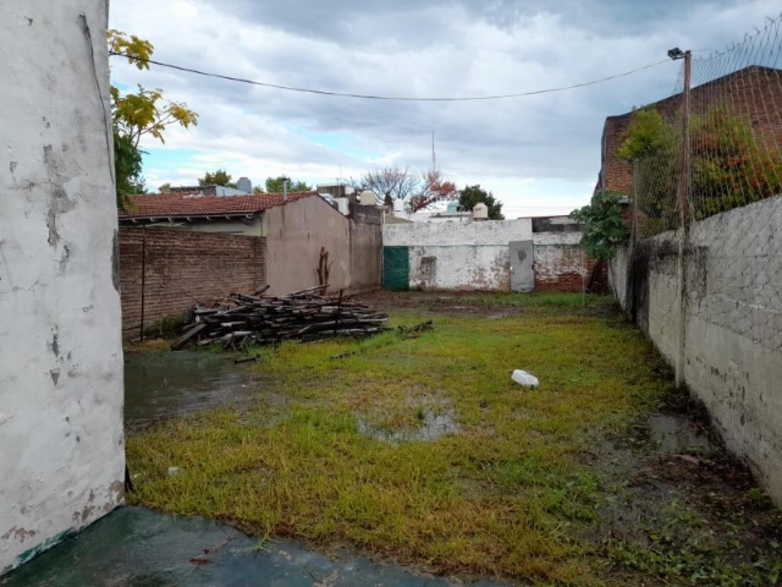 UN LOCAL SOBRE AVENIDA ADER CON 2 BAÑOS - FONDO LIBRE DE 192 MTS2 ( TEL 4763-0904 / CELU 15- 2633-1160) — foto 8