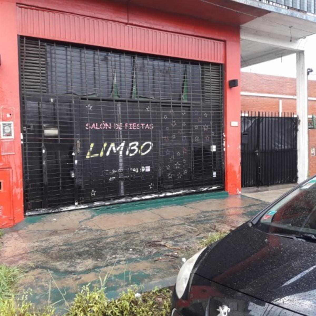 UN LOCAL SOBRE AVENIDA ADER CON 2 BAÑOS - FONDO LIBRE DE 192 MTS2 ( TEL 4763-0904 / CELU 15- 2633-1160) — foto 15