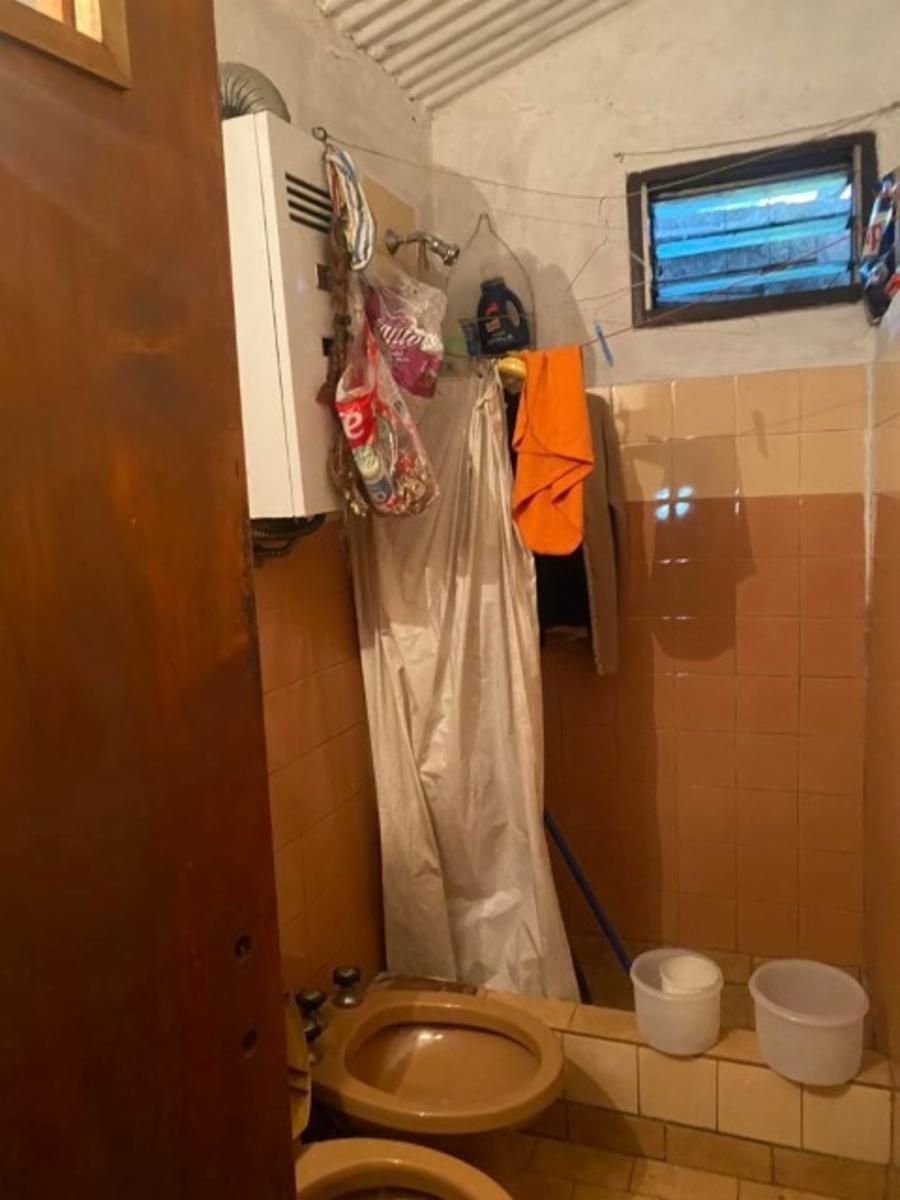 UN LOTE CON UNA PREMOLDEADA Y UN DTO DE MATERIALES LOTE 10 X 43 ESCUCHA OFERTA — foto 4