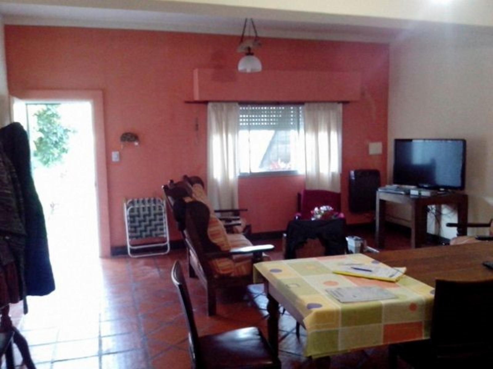 CASA DE 3 AMBIENTES CON PATIO. — foto 7