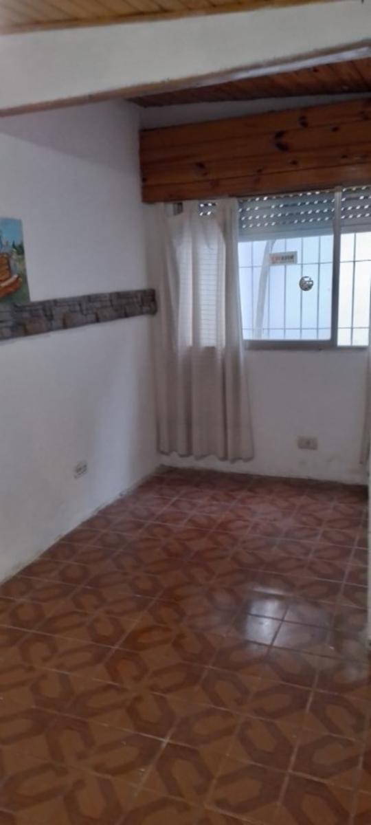 Venta de casa de 4 ambientes — foto 2
