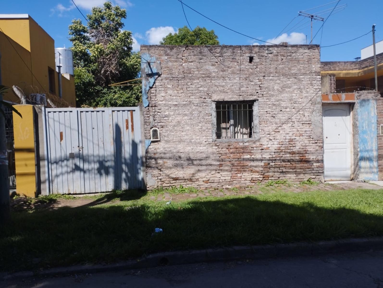 Venta de lote de 8,66x35 en bacacay al 160 entre Uriarte y Esquiú. — foto 3