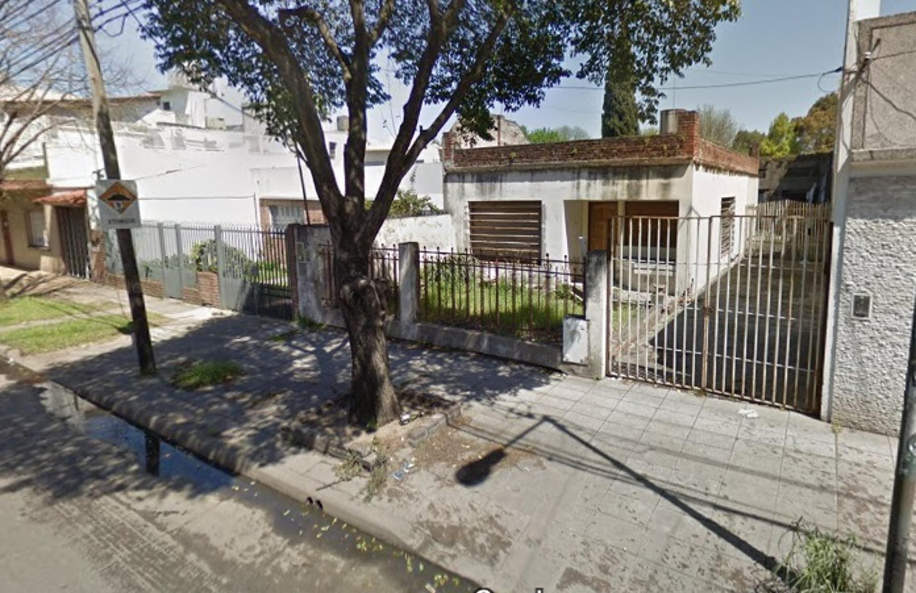 CASA 4 AMBIENTES, JARDÍN, COCHERA Y GALPÓN