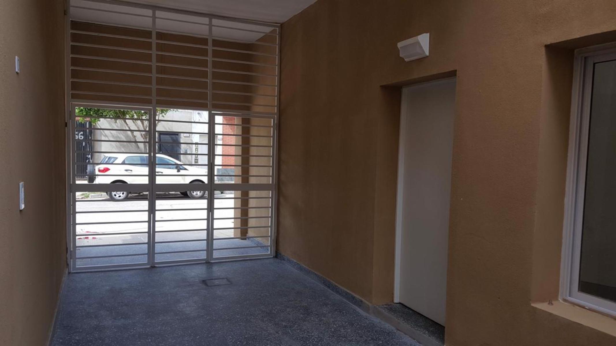 PH 4 AMBIENTES A NUEVO, CON PATIO Y TERRAZA. AMPLIO Y LUMINOSO — foto 2