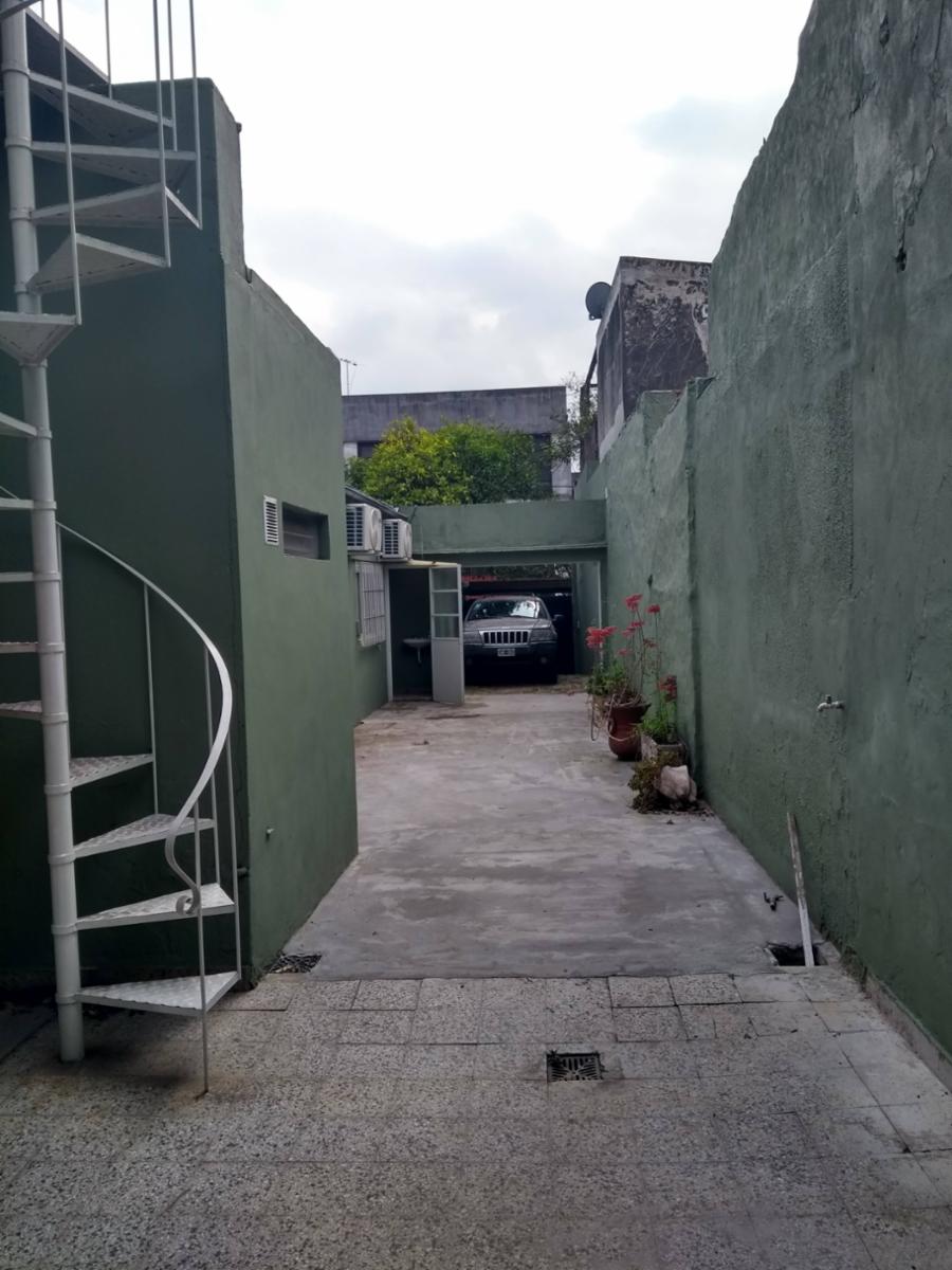 GALPÓN CON OFICINAS 250M2 EN LOTE PROPIO — foto 2