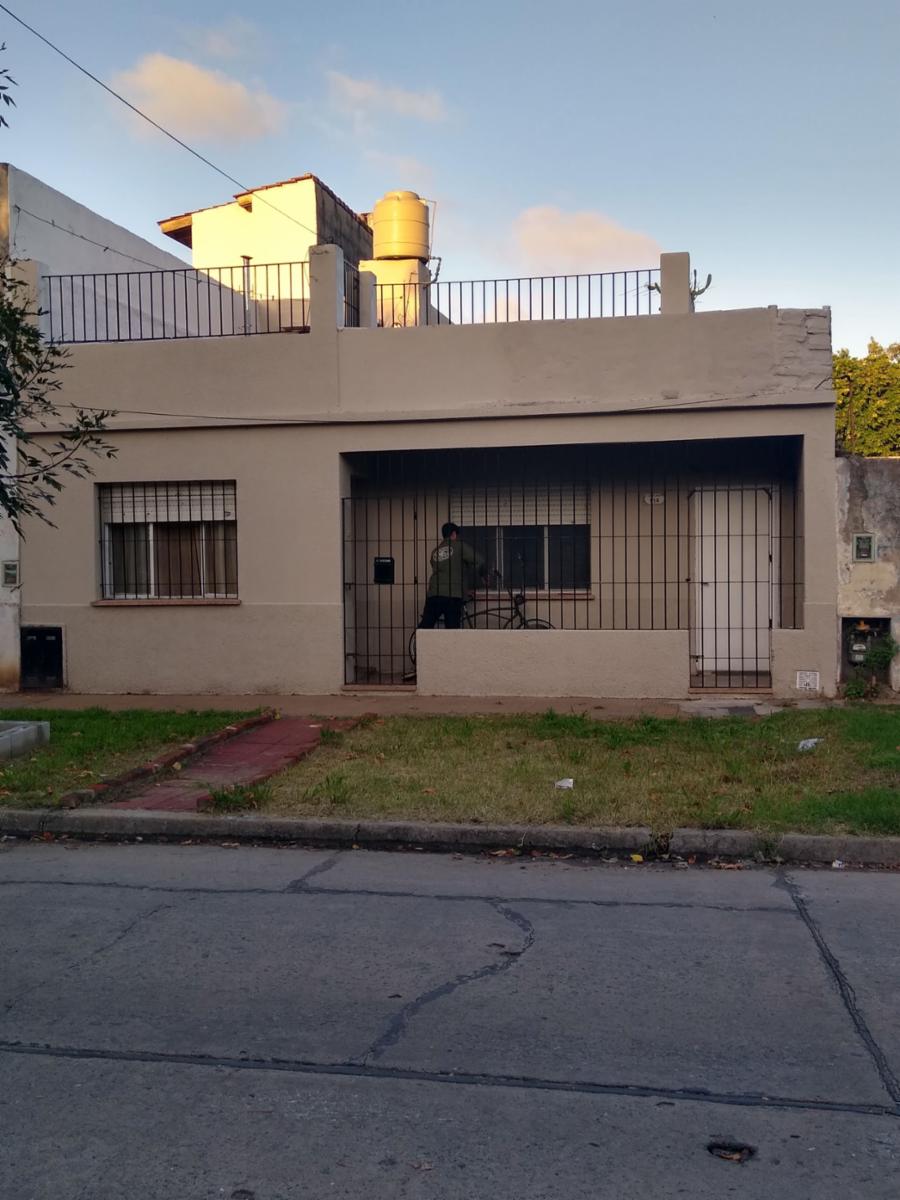 Casa 3 amb. con Patio y Terraza