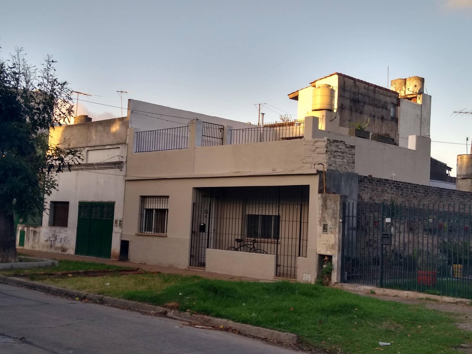 Casa 3 amb. con Patio y Terraza — foto 2