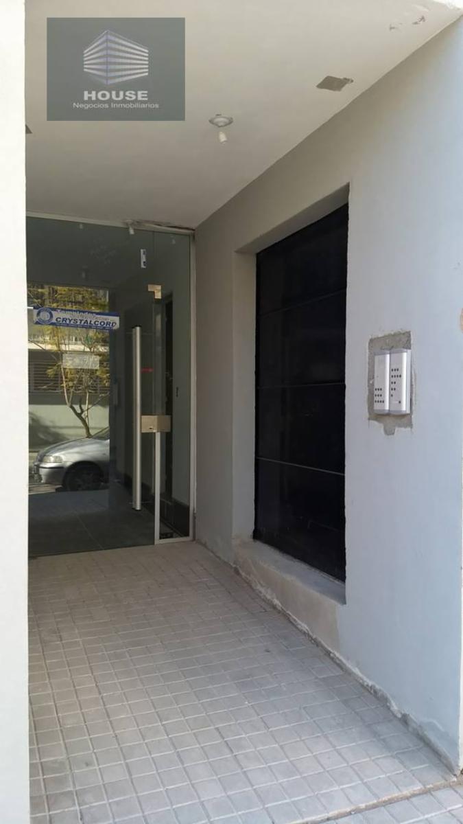 Bº ALTO ALBERDI - FRENTE CON GRAN BALCÓN TERRAZA - GAS NATURAL — foto 4