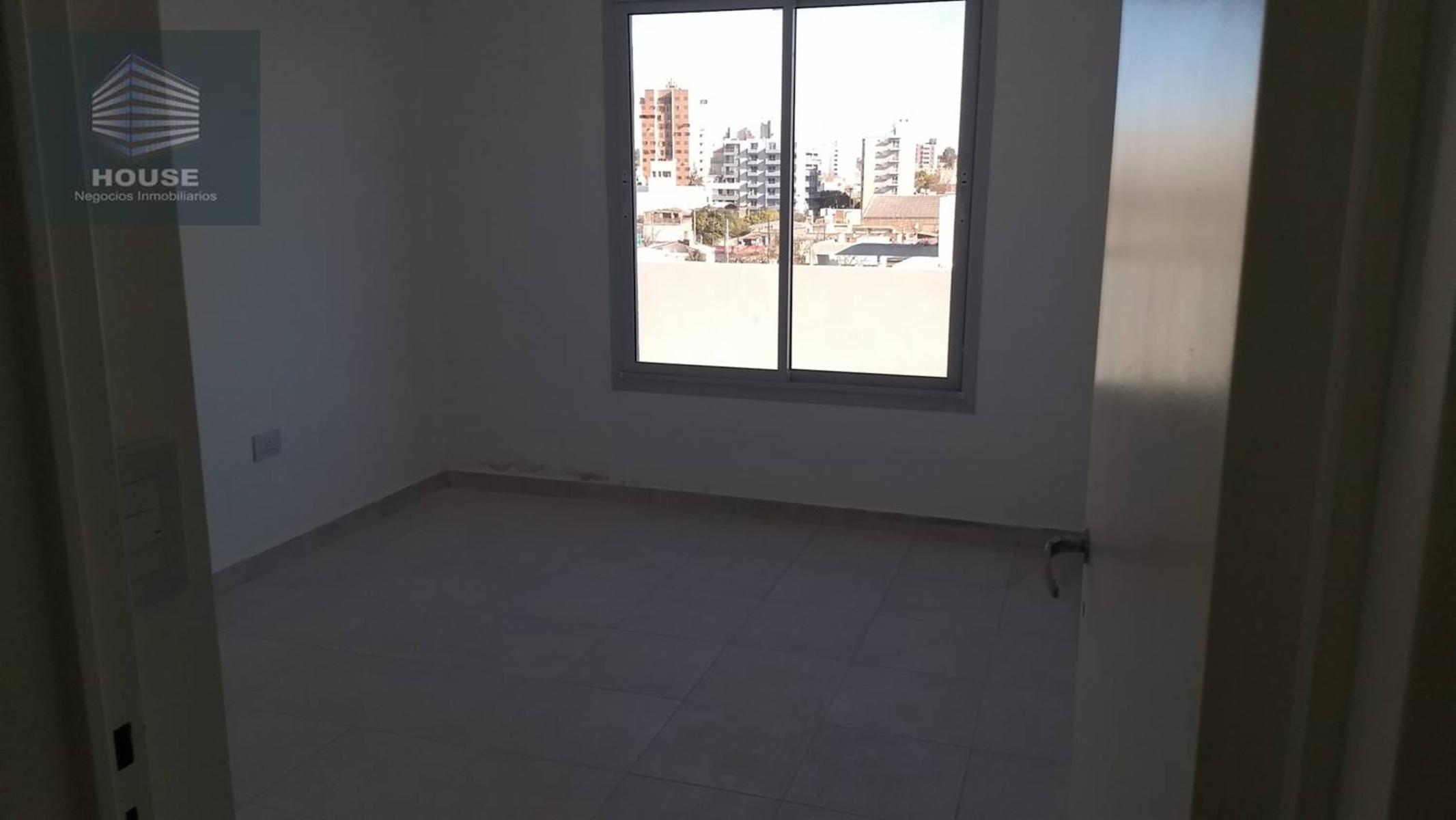 Bº ALTO ALBERDI - FRENTE CON GRAN BALCÓN TERRAZA - GAS NATURAL — foto 13