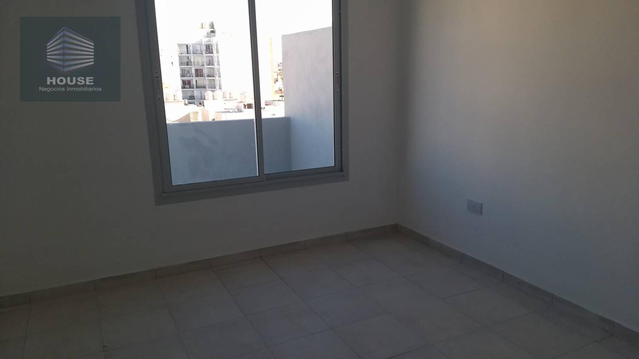 Bº ALTO ALBERDI - FRENTE CON GRAN BALCÓN TERRAZA - GAS NATURAL — foto 15
