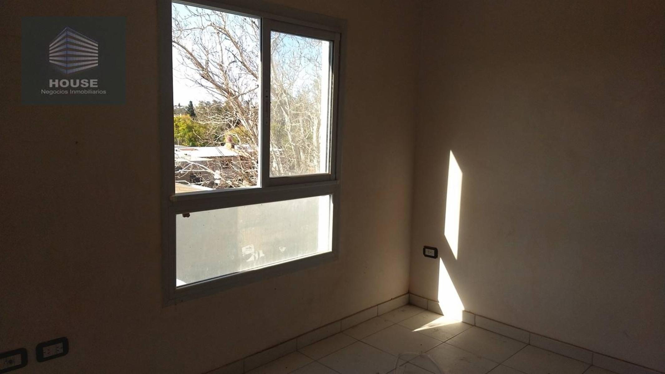 Bº ALTO ALBERDI - DUPLEX EN VENTA- MUY LUMINOSO.- GAS NATURAL — foto 3