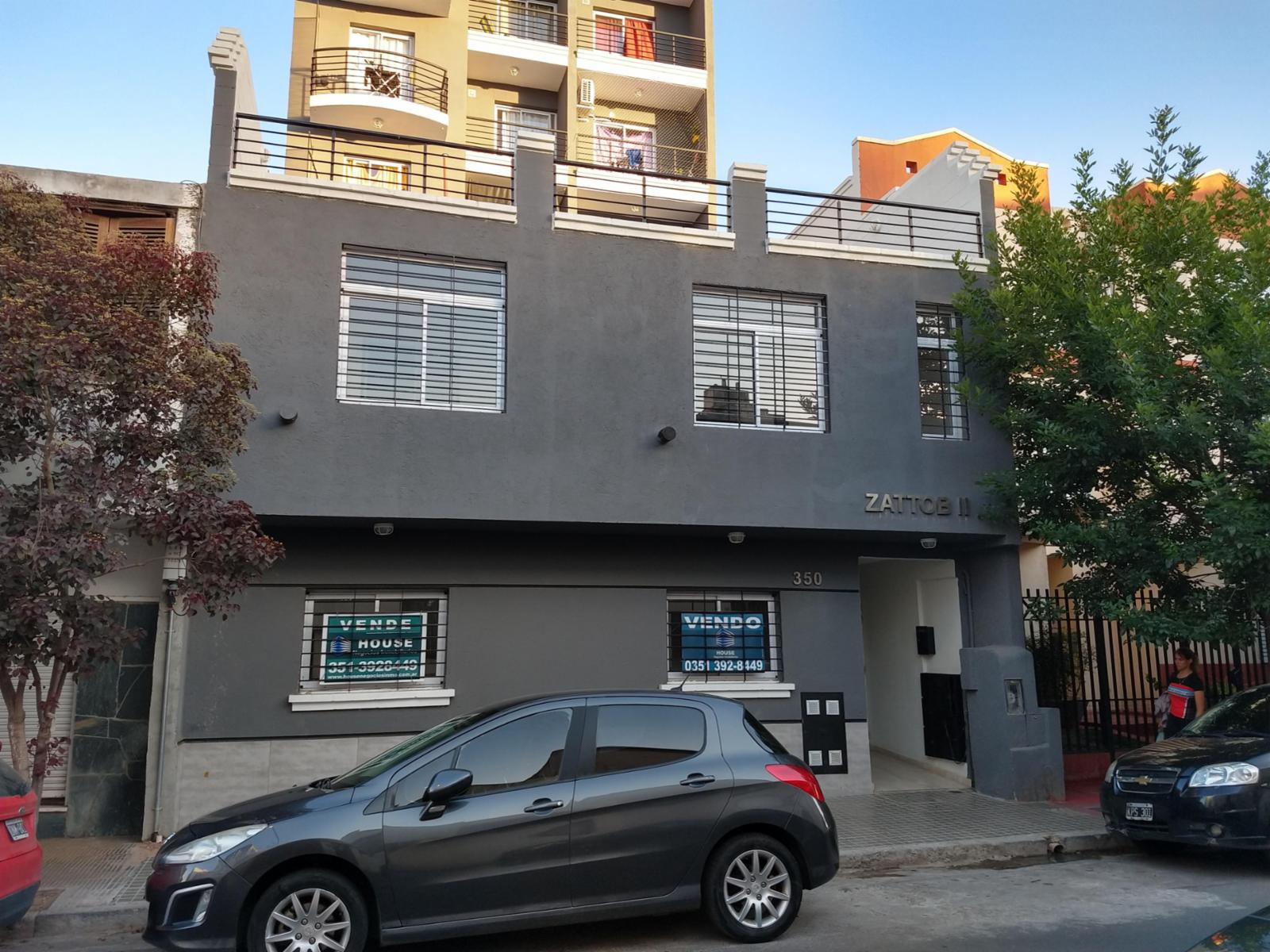 Bº ALBERDI - DUPLEX EN VENTA - DOS DORMITORIOS - EDIFICIO C/ ASADORES Y PILETA — foto 4